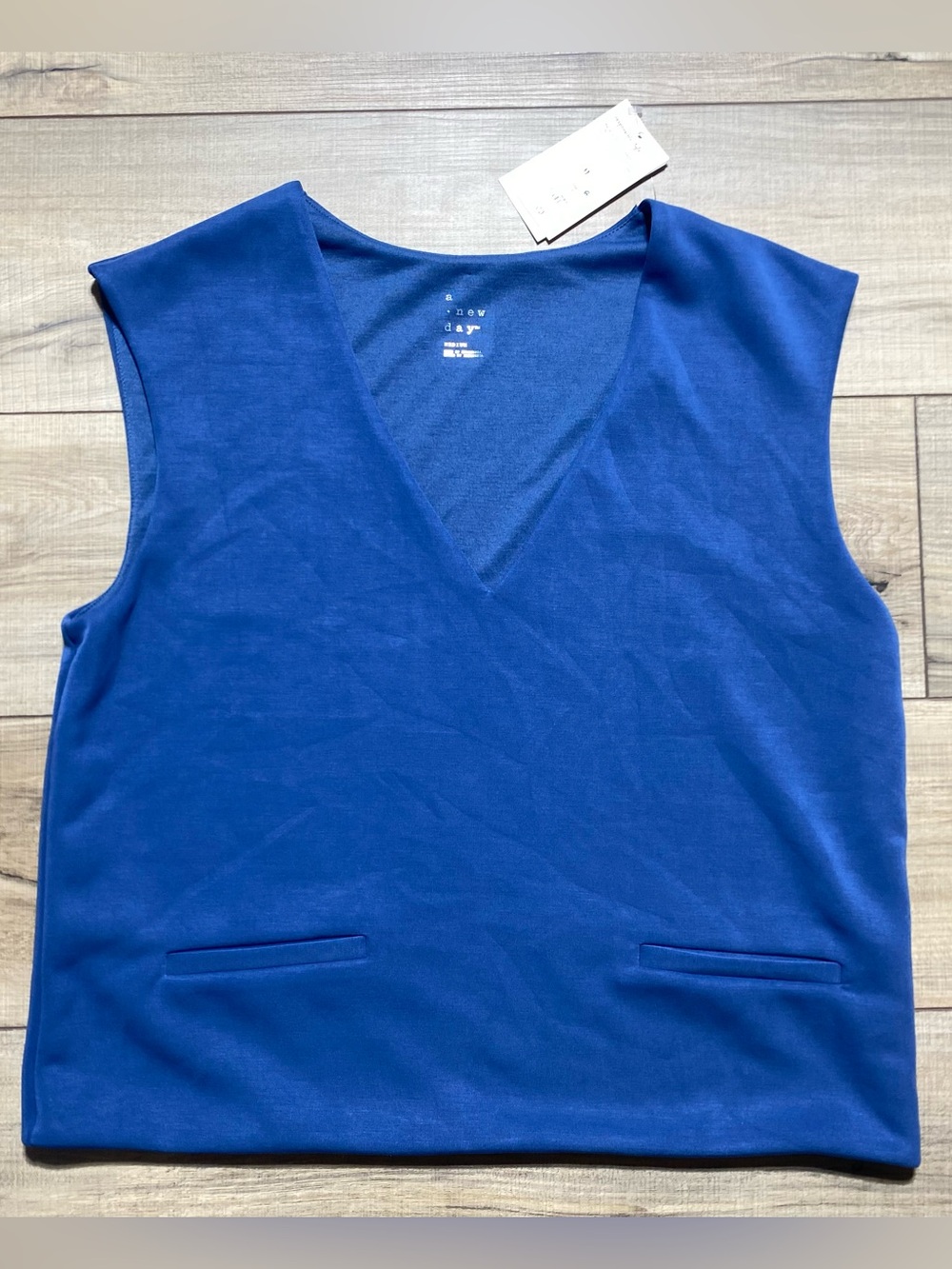 A New Day Womens Sleeveless V-Neck Tailored Vest Top Size Medium Blue